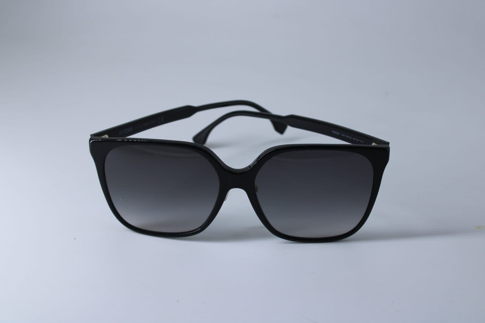 Fendi FE40030F 01B